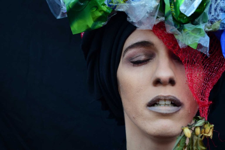 SARA JIMÉNEZ EN COMPAÑIA - La compañía